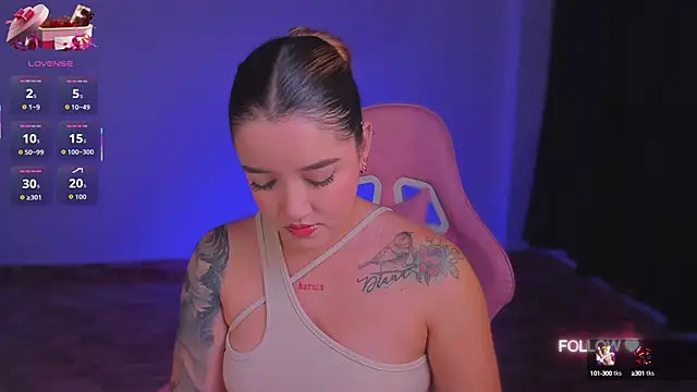 Snapshot of lunaarose chatting on 09/26/25, 05:11 lunaarose online show from 09/26/25, 05:11