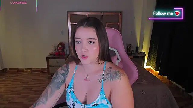 lunaarose online show from 04/01/26, 04:13