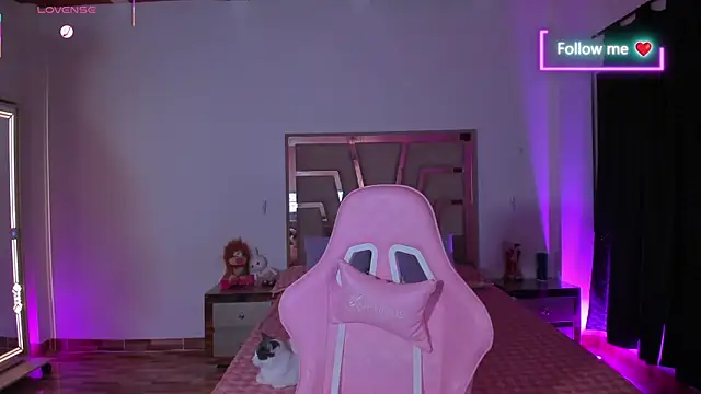 lunaarose online show from 04/14/26, 03:12