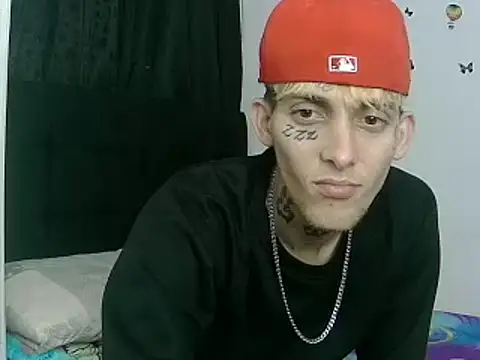 Snapshot of KinkyLatinCock chatting on 10/12/25, 10:09 KinkyLatinCock online show from 10/12/25, 10:09