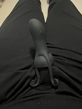 Snapshot of I_SHO0106 chatting on 12/03/25, 10:24 I SHO0106 online show from 12/03/25, 10:24