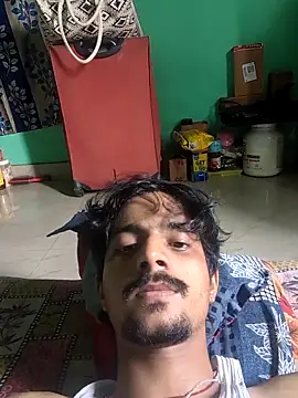 Snapshot of Sushant001 chatting on 10/26/25, 03:34 Sushant001 online show from 10/26/25, 03:34