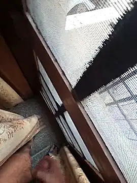 Snapshot of desir3dlund chatting on 11/21/25, 10:58 desir3dlund online show from 11/21/25, 10:58