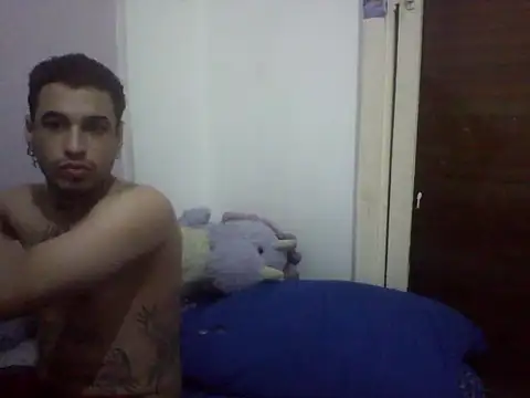 Snapshot of Amorrochyz chatting on 09/08/25, 04:39 Amorrochyz online show from 09/08/25, 04:39