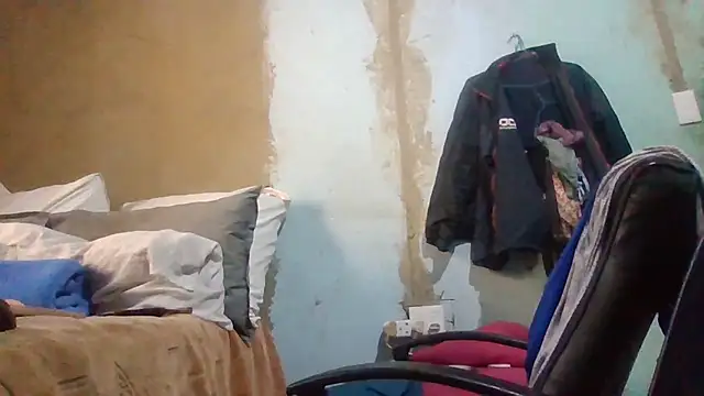 Snapshot of Nicky52 chatting on 04/18/26, 02:10 Nicky52 online show from 04/18/26, 02:10