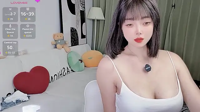 uikyy1 online show from 01/17/26, 08:41