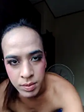 Snapshot of Yourscarlette_Slut chatting on 11/22/25, 06:01 Yourscarlette Slut online show from 11/22/25, 06:01