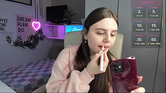 LiaWoow online show from 09/29/25, 01:49