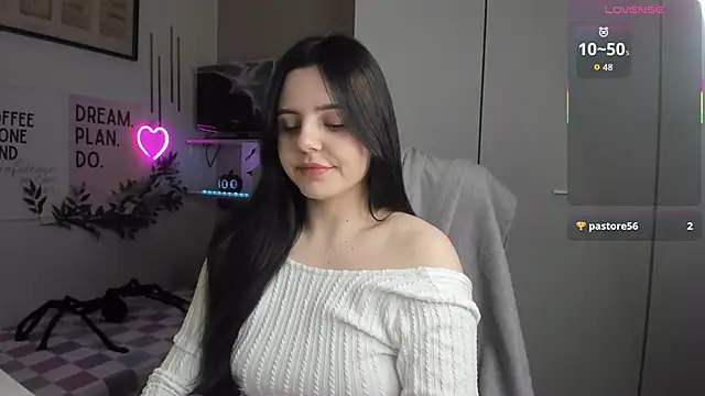 LiaWoow online show from 11/10/25, 08:24