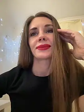 LucieMack online show from 12/02/25, 06:36