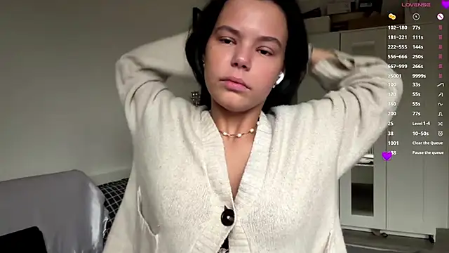 MaydaCornwall online show from 12/19/25, 07:59