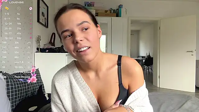 MaydaCornwall online show from 02/10/26, 03:05