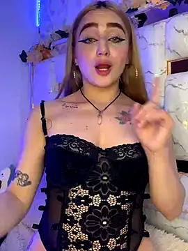 Snapshot of Sara_Sophia420 chatting on 10/10/25, 11:15 Sara Sophia420 online show from 10/10/25, 11:15