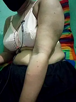 Snapshot of Maria_Mahi chatting on 10/10/25, 06:40 Maria Mahi online show from 10/10/25, 06:40