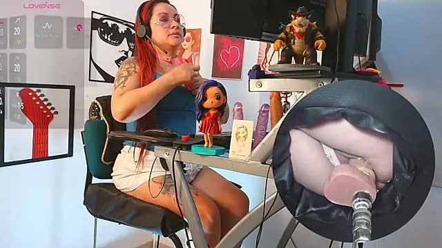 leidydi223 online show from 04/03/26, 02:26