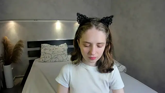 Camilla Kelly online show from 10/06/25, 01:03