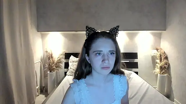 Snapshot of Camilla_Kelly chatting on 10/26/25, 01:11 Camilla Kelly online show from 10/26/25, 01:11