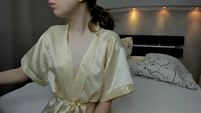 Snapshot of Camilla_Kelly chatting on 11/09/25, 01:15 Camilla Kelly online show from 11/09/25, 01:15