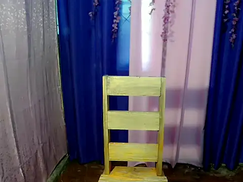 Snapshot of cyd_twink chatting on 11/25/25, 04:45 cyd twink online show from 11/25/25, 04:45