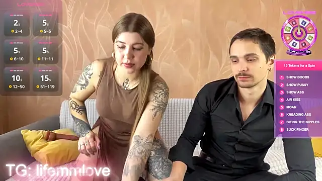 Snapshot of VelvetMiley chatting on 11/29/25, 06:05 VelvetMiley online show from 11/29/25, 06:05