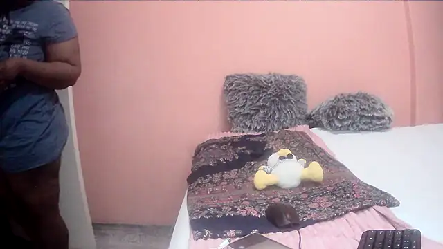 HUGEASSXXXXX online show from 09/10/25, 02:00