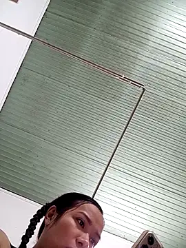 Rose 194 online show from 10/15/25, 02:50