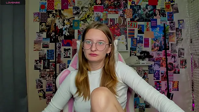 Maryyy May online show from 09/19/25, 04:29