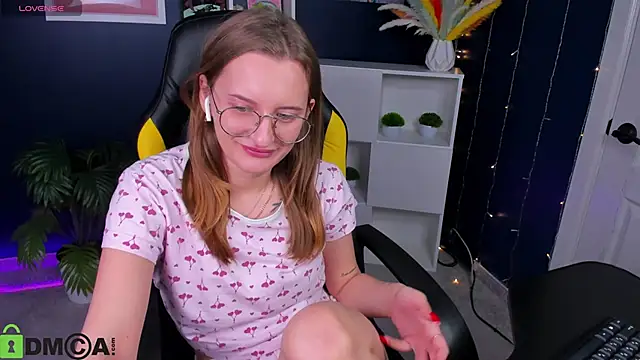 Maryyy May online show from 10/02/25, 06:26