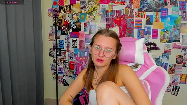 Maryyy May online show from 10/08/25, 09:56