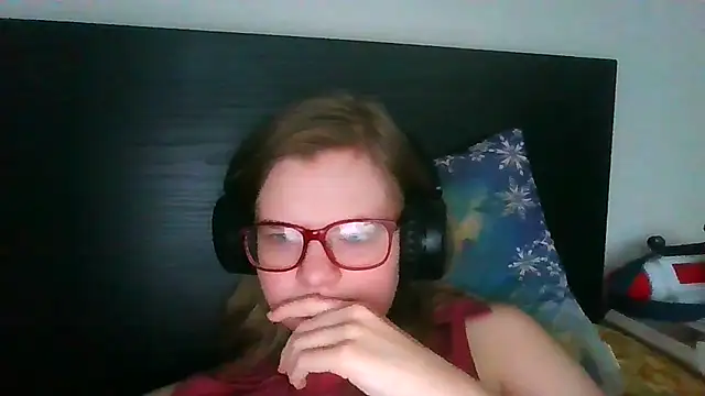 Moonolighta online show from 11/04/25, 10:36