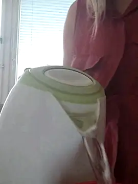 Moonolighta online show from 11/12/25, 10:15