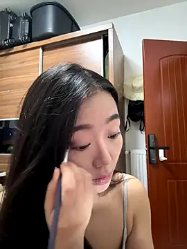 jiajia L online show from 11/12/25, 02:17