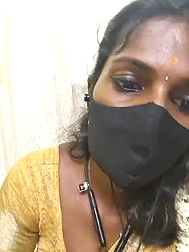 Snapshot of Honey_rosetamil chatting on 05/08/26, 04:23 Honey rosetamil online show from 05/08/26, 04:23