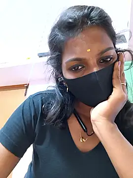 Snapshot of Honey_rosetamil chatting on 05/18/26, 07:52 Honey rosetamil online show from 05/18/26, 07:52