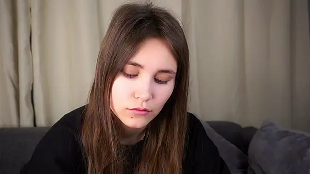 EthalFlowers online show from 11/15/25, 01:14