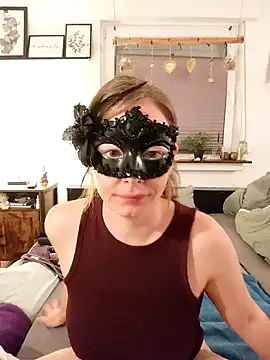 Snapshot of Squirtingcouple9094 chatting on 10/16/25, 06:42 Squirtingcouple9094 online show from 10/16/25, 06:42