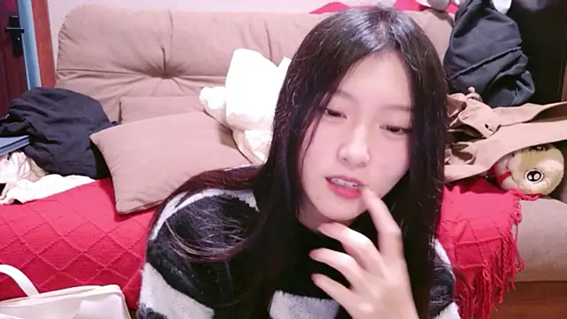 Snapshot of rainybb chatting on 11/08/25, 12:27 rainybb online show from 11/08/25, 12:27