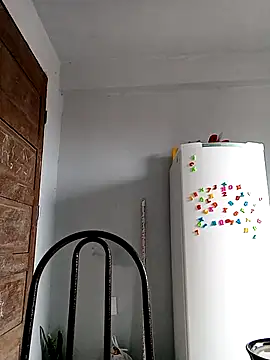 Snapshot of indiazinhabella27 chatting on 10/31/25, 11:22 indiazinhabella27 online show from 10/31/25, 11:22