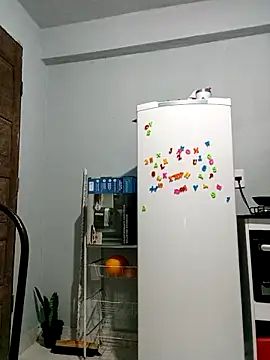 Snapshot of indiazinhabella27 chatting on 11/11/25, 02:11 indiazinhabella27 online show from 11/11/25, 02:11