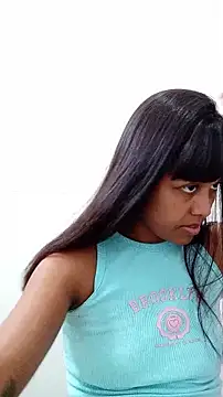 Snapshot of indiazinhabella27 chatting on 12/20/25, 07:32 indiazinhabella27 online show from 12/20/25, 07:32