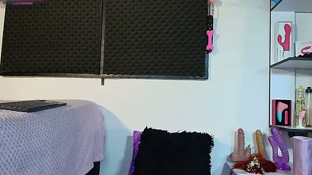 karlamoon23 online show from 03/28/26, 08:52