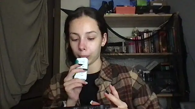 Yuna5343 online show from 11/04/25, 09:47