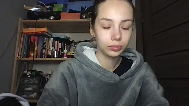 Yuna5343 online show from 12/05/25, 08:27