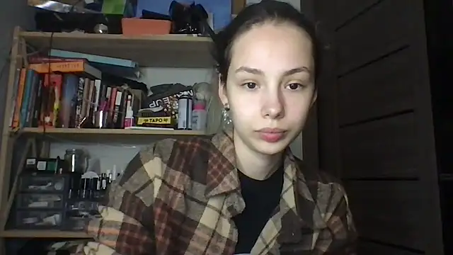 Yuna5343 online show from 12/16/25, 08:14