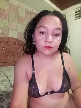 Snapshot of Paolasuj87_rummber9 chatting on 09/16/25, 01:06 Paolasuj87 rummber9 online show from 09/16/25, 01:06