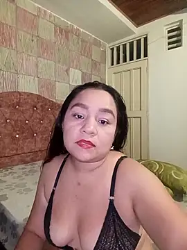 Snapshot of Paolasuj87_rummber9 chatting on 09/18/25, 02:35 Paolasuj87 rummber9 online show from 09/18/25, 02:35