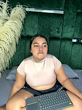 Chloe jackson25 online show from 11/12/25, 06:30