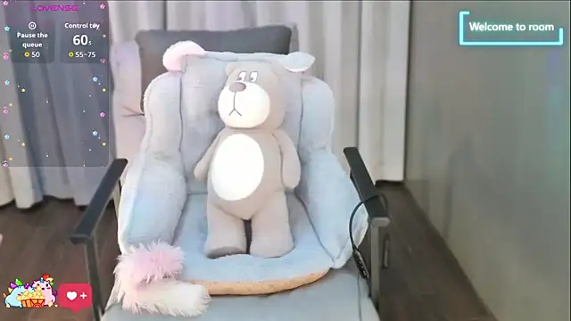 Snapshot of LINLIN-2025 chatting on 10/28/25, 02:09 LINLIN-2025 online show from 10/28/25, 02:09