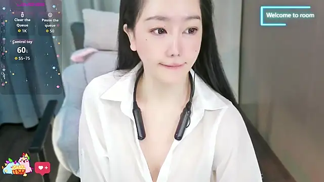 Snapshot of LINLIN-2025 chatting on 11/01/25, 02:19 LINLIN-2025 online show from 11/01/25, 02:19