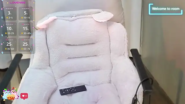 Snapshot of LINLIN-2025 chatting on 11/14/25, 02:05 LINLIN-2025 online show from 11/14/25, 02:05